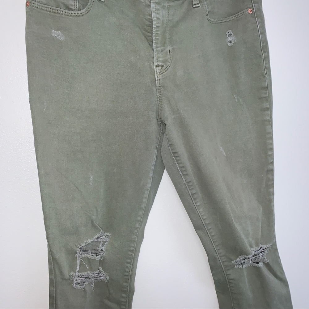 Distressed Mid Rise Jeans - Picture 3 of 10